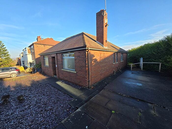 2 Bedroom Detached Bungalow To Rent In Trafalgar St, Batley, WF17