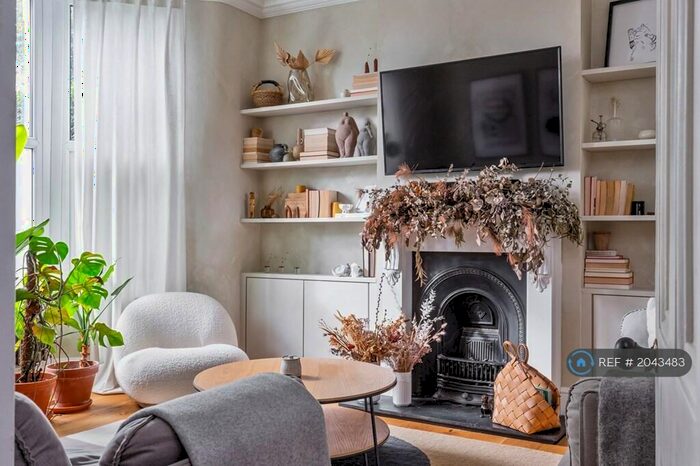 2 Bedroom Maisonette To Rent In Francis Road, London, E10