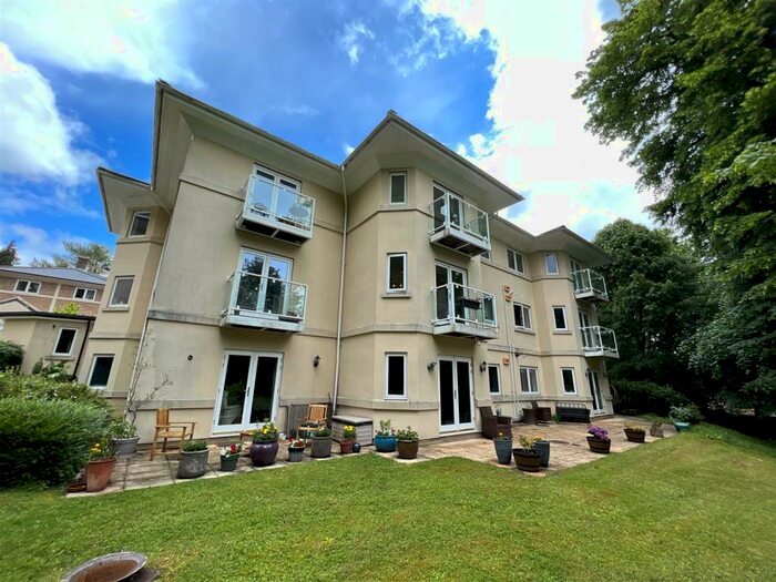 2 Bedroom Apartment To Rent In Woodlands Court, Holly Meadows, SO22