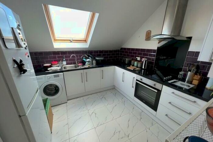 2 Bedroom Terraced House To Rent In Broadway Cardiff, CF24