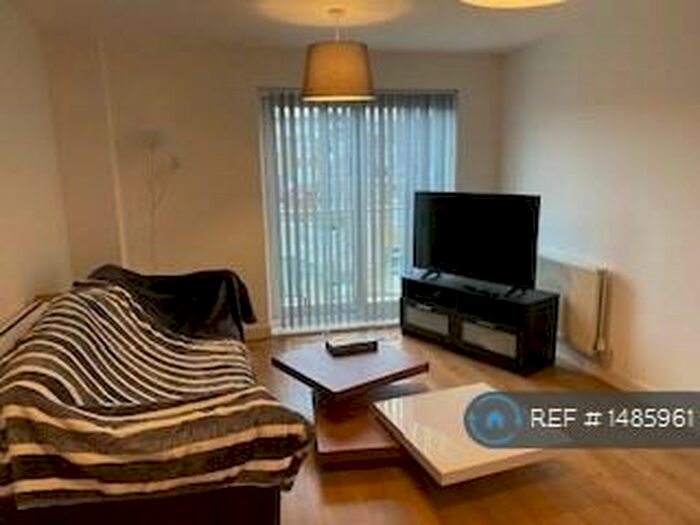 1 Bedroom Flat To Rent In St. James Road, Brentwood, CM14