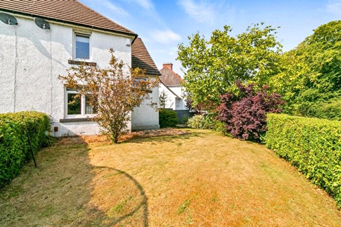 3 Bedroom Semi-Detached House For Sale In Stewarton Road, Thornliebank, G46