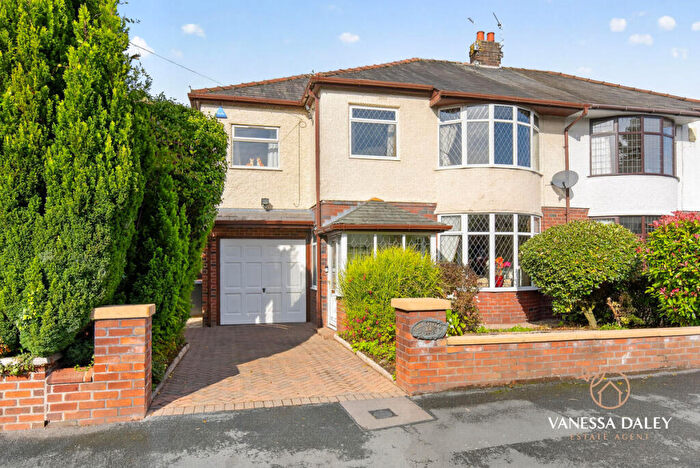 4 Bedroom Semi Detached House For Sale In South Drive, Preston, PR2