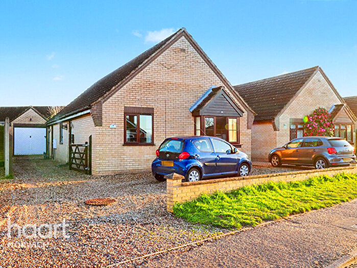 3 Bedroom Detached Bungalow For Sale In Ivy Road, Spixworth, NR10