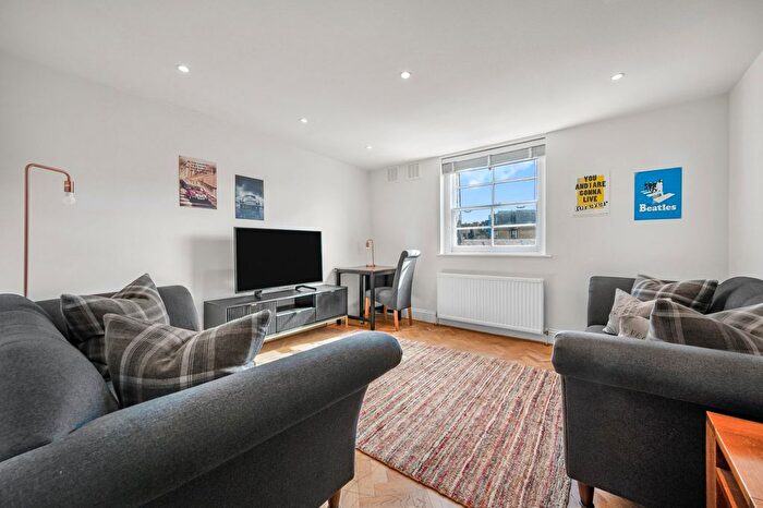 2 Bedroom Flat For Sale In Westbourne Crescent, Lancaster Gate, W2