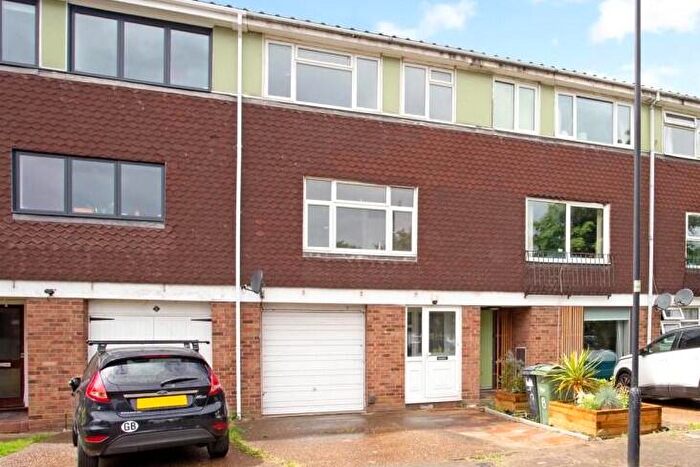 4 Bedroom Town House To Rent In St Peters Gardens, West Norwood, London, SE27