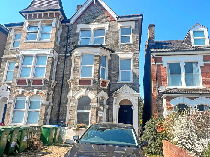 5 Bedroom Semi-Detached House For Sale In Hatherley Road, Sidcup, Kent, DA14