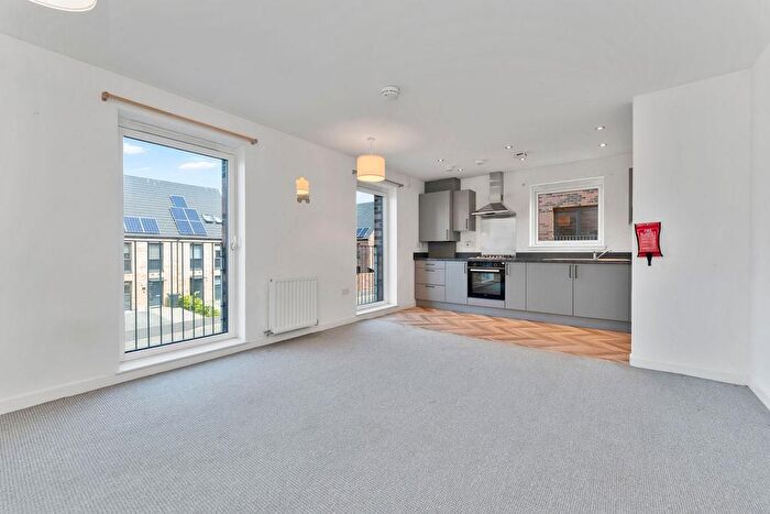 2 Bedroom Flat To Rent In Griffin Road, Edinburgh, EH4