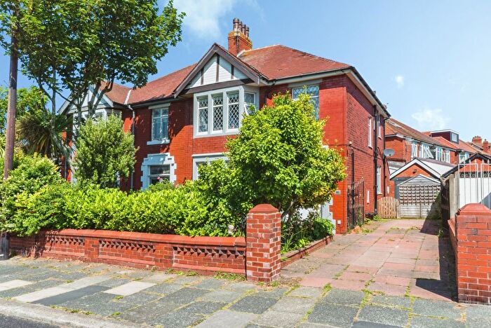 3 Bedroom Semi Detached House For Sale In Shaftesbury Avenue, Blackpool, Lancashire, FY2