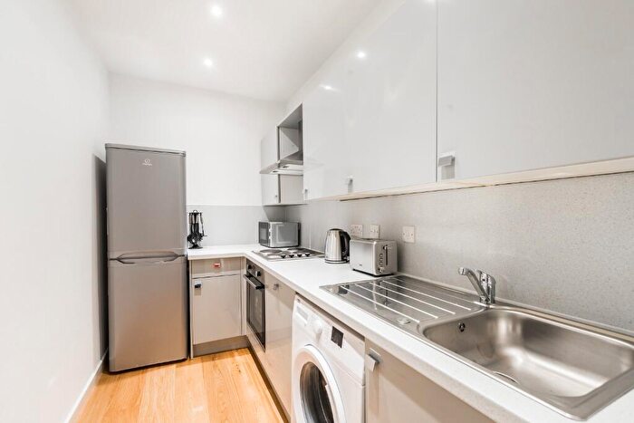 1 Bedroom Flat To Rent In Cathcart Place, Edinburgh, EH11