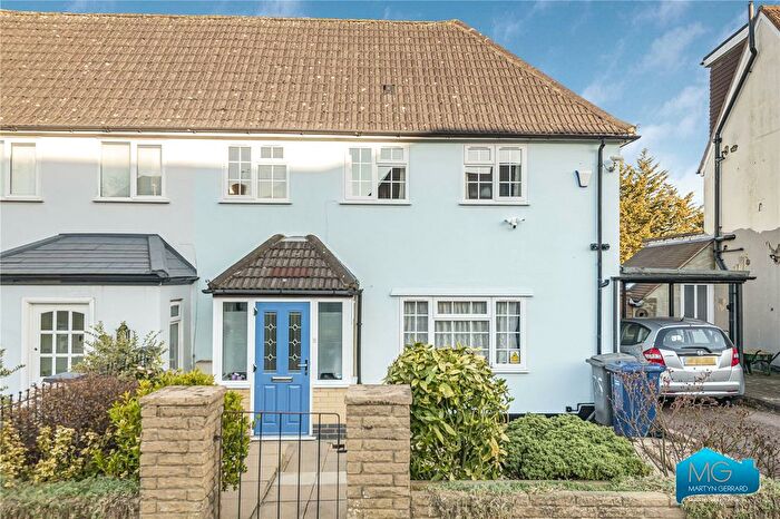 3 Bedroom Semi-Detached House To Rent In Crescent Way, North Finchley, London, N12