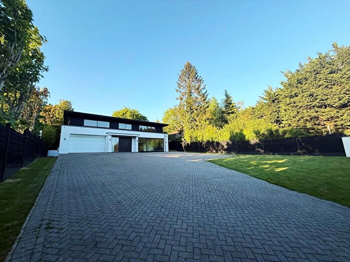 5 Bedroom Detached House To Rent In Rusmore Hill, Pratts Bottom, BR6