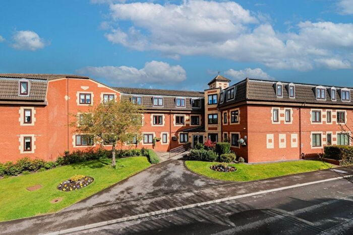 1 Bedroom Flat For Sale In Regent Crescent, Horsforth, Leeds, West Yorkshire, LS18