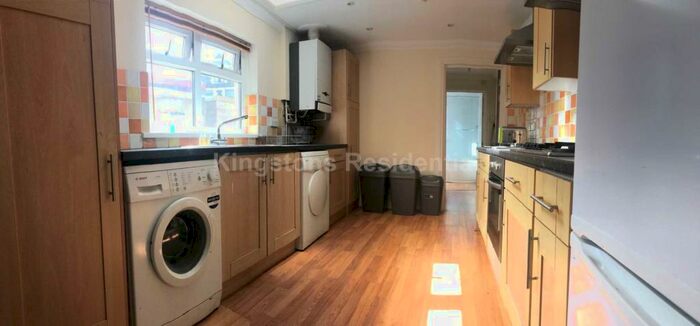 6 Bedroom Terraced House To Rent In Mackintosh Place, Cardiff, CF24