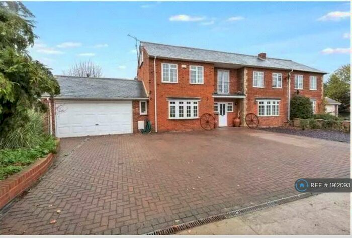 5 Bedroom Semi-Detached House To Rent In Brockhill Farm Cottages, Warfield, Bracknell, RG42