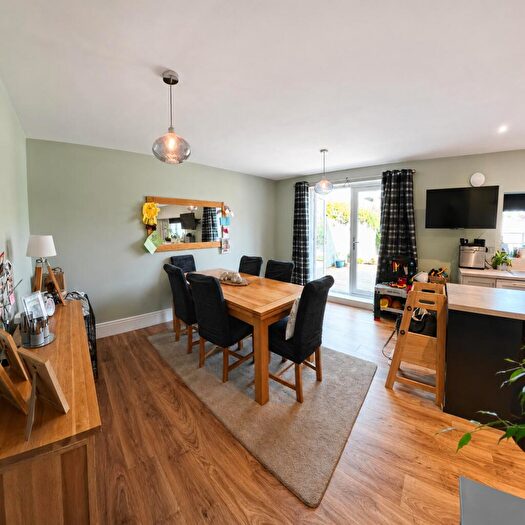 3 Bedroom Bungalow To Rent In Pebworth Close, Coventry, CV5