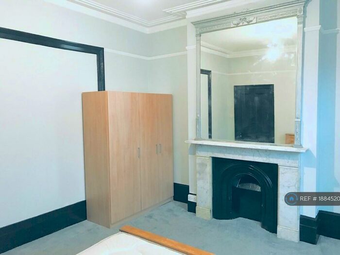 2 Bedroom Flat To Rent In Russell Street, Reading, RG1