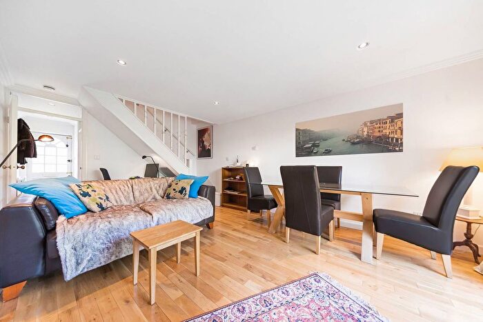 2 Bedroom Property To Rent In Linnet Mews, Nightingale Triangle, London, SW12