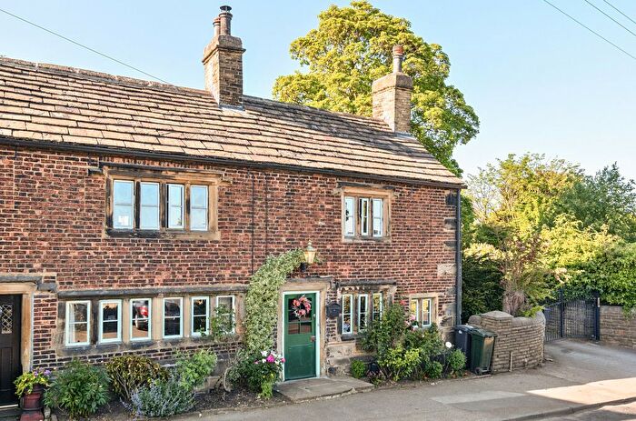 2 Bedroom Semi-Detached House For Sale In Tong Lane, Bradford, West Yorkshire, BD4