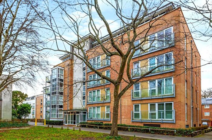 1 Bedroom Flat To Rent In Suttones Place, Southampton, SO15