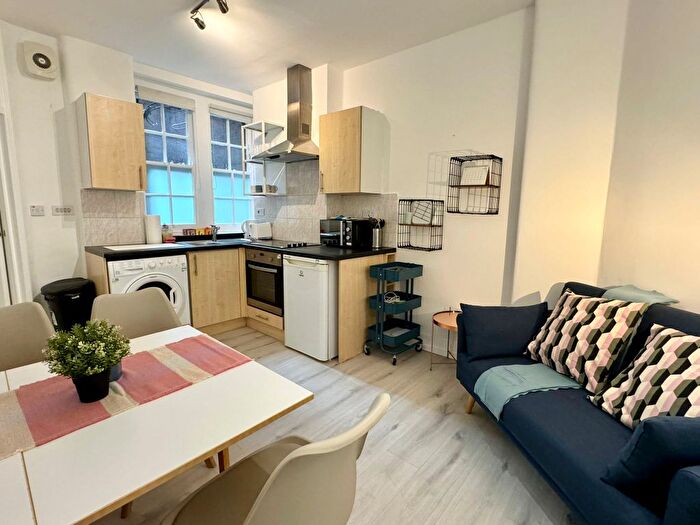 2 Bedroom Flat To Rent In Tavistock Place, Ucl, Lse, Bloomsbury, West End, London, WC1H