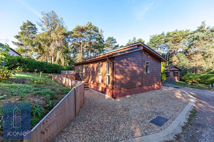2 Bedroom Park Home For Sale In Merry Hill County Park, Telegraph Hill, Norwich, NR9