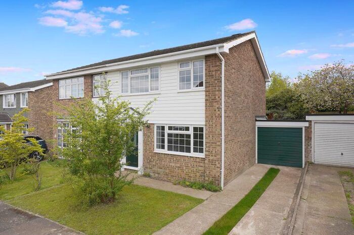 3 Bedroom Semi-Detached House To Rent In St. Johns Way, Rochester, ME1