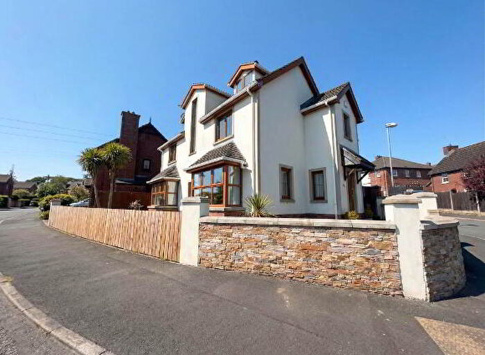 6 Bedroom Detached House For Sale In Lagmore Glen, Belfast, BT17
