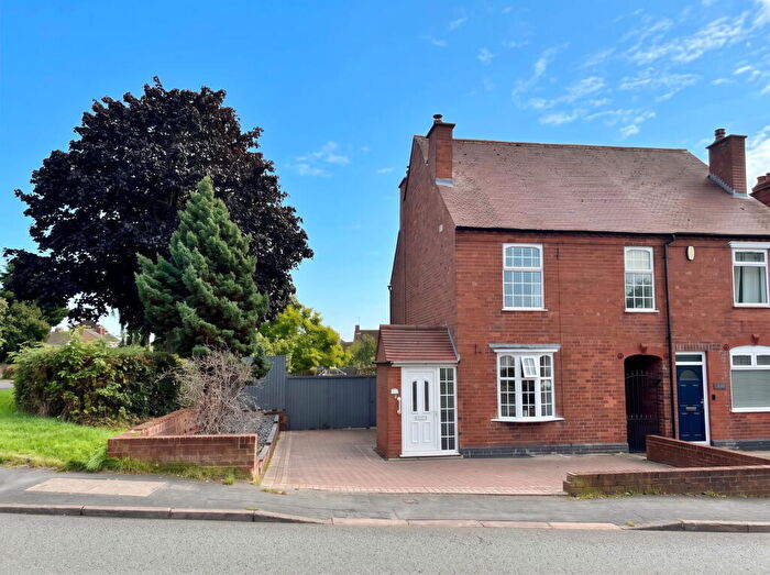 3 Bedroom Semi-Detached House For Sale In Kingswinford, Bromley Lane, DY6