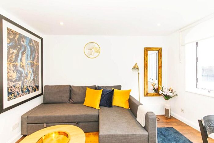 1 Bedroom Flat To Rent In Soho, W1F
