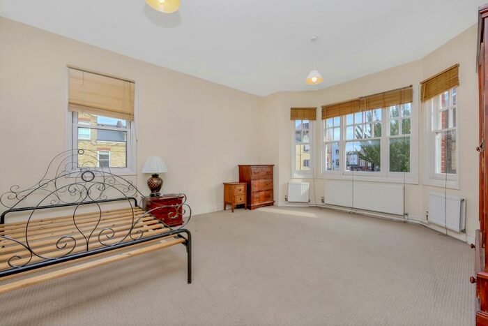 1 Bedroom House To Rent In Mount Pleasant Crescent, Finsbury Park, N4