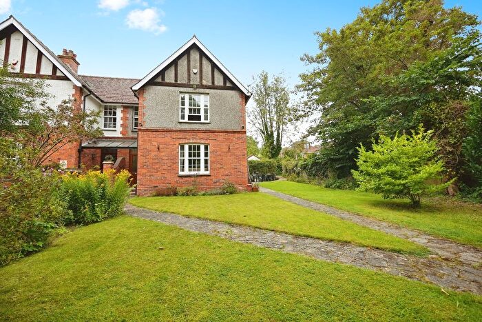 4 Bedroom Semi-Detached House For Sale In Lower Road, River, Dover, Kent, CT17