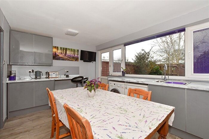 4 Bedroom Town House For Sale In Taylors Crescent, Cranleigh, Surrey, GU6