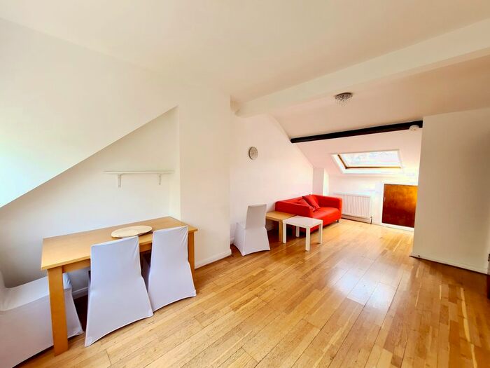 2 Bedroom Flat To Rent In Woodland Rise, Muswell Hill, N10