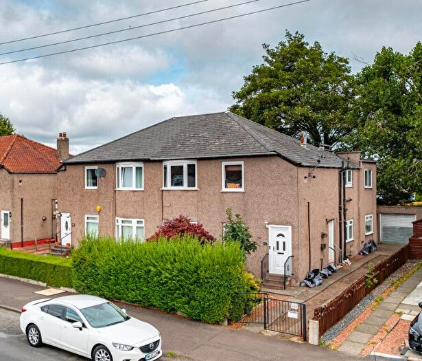 4 Bedroom Flat To Rent In Castlemilk Road, Croftfoot, Glasgow, G44
