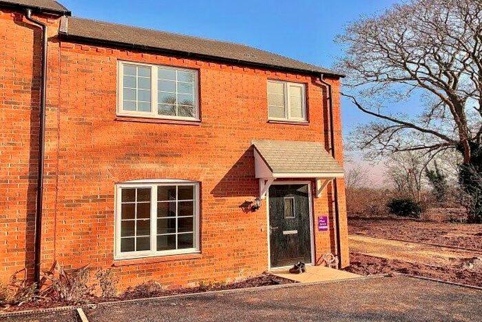 3 Bedroom Property To Rent In Wooster Close, Nottingham, NG12