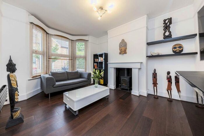3 Bedroom Property To Rent In Drayton Avenue, London, W13