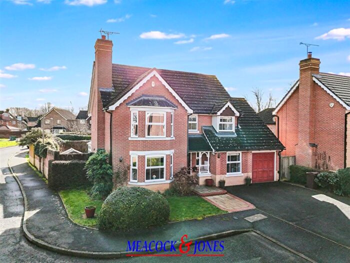 4 Bedroom Detached House For Sale In Thaxted Green, Hutton, Brentwood, CM13