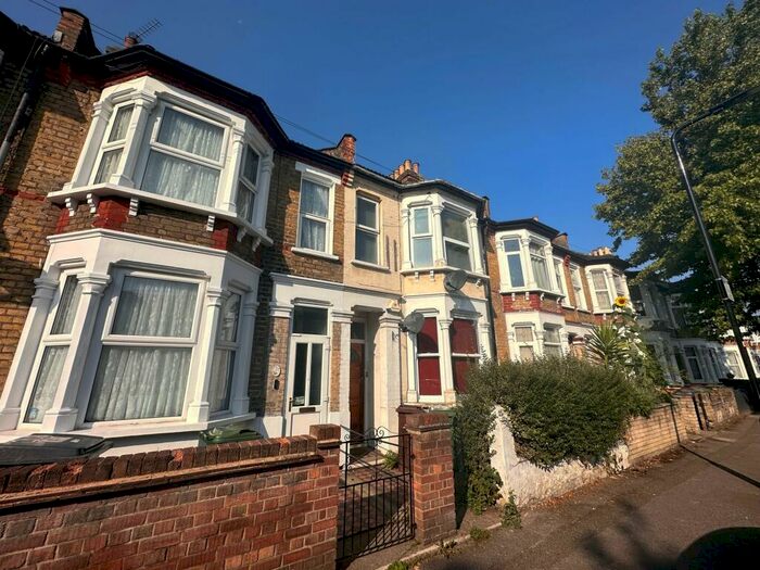 1 Bedroom Flat To Rent In Salcombe Road, Walthamstow, London, E17