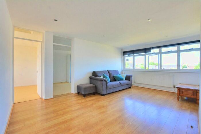 2 Bedroom Flat To Rent In Bowater Place, London, SE3