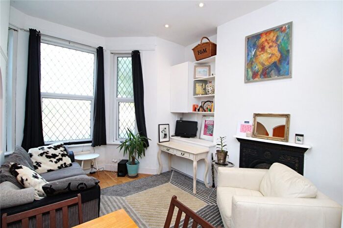1 Bedroom Flat To Rent In Central Hill, London, SE19