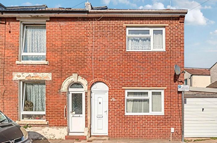 3 Bedroom End Of Terrace House For Sale In Forton Road, Portsmouth, Hampshire, PO1