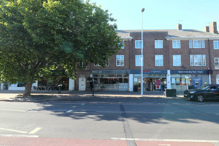 3 Bedroom Flat To Rent In Goring Road, Worthing, BN12