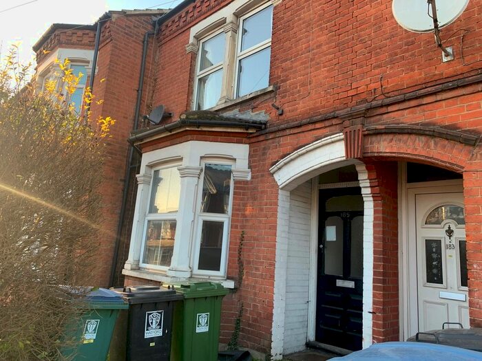 3 Bedroom Property To Rent In Vicarage Road, Watford, WD18