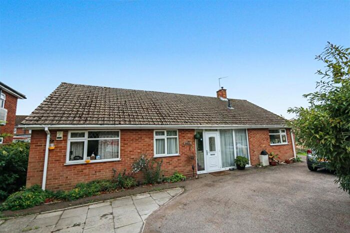 3 Bedroom Detached Bungalow For Sale In Stockbridge Road, Shefford, Beds, SG17