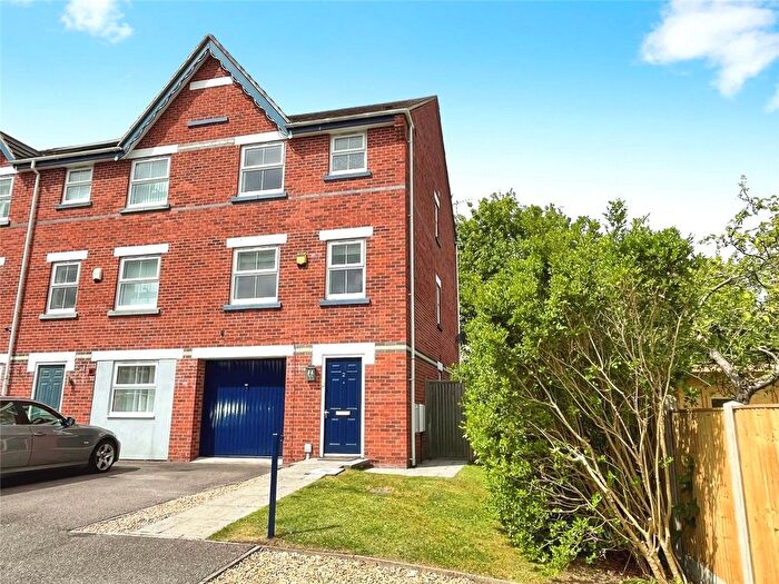 4 Bedroom End Terrace House To Rent In Grey Meadow Road, Briars Chase, Ilkeston, Derbyshire, DE7