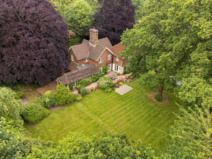 5 Bedroom Detached House For Sale In Turners Hill Road, Worth, RH10