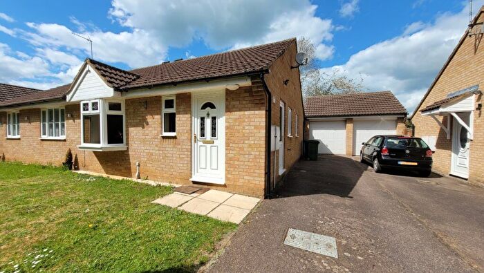 2 Bedroom Semi Detached Bungalow To Rent In Horton Close, Middleton Cheney, Oxon, OX17