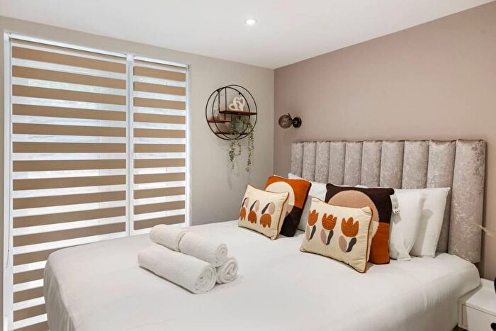 1 Bedroom Studio To Rent In Graham Rd, London, E8