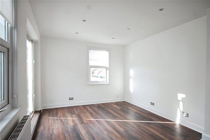 2 Bedroom Apartment To Rent In Sydenham Road, Croydon, CR0